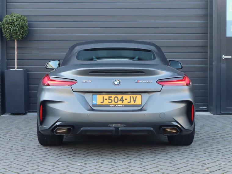 Vehicle Image 32