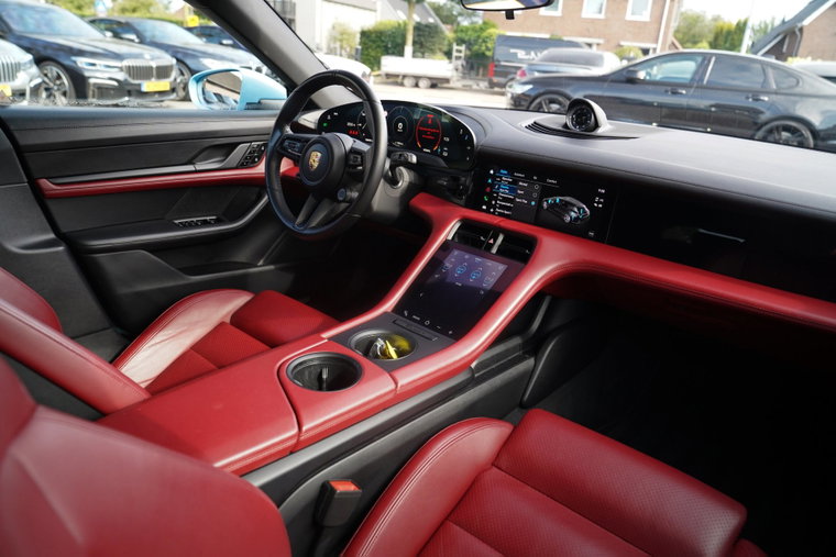 Vehicle Image 21