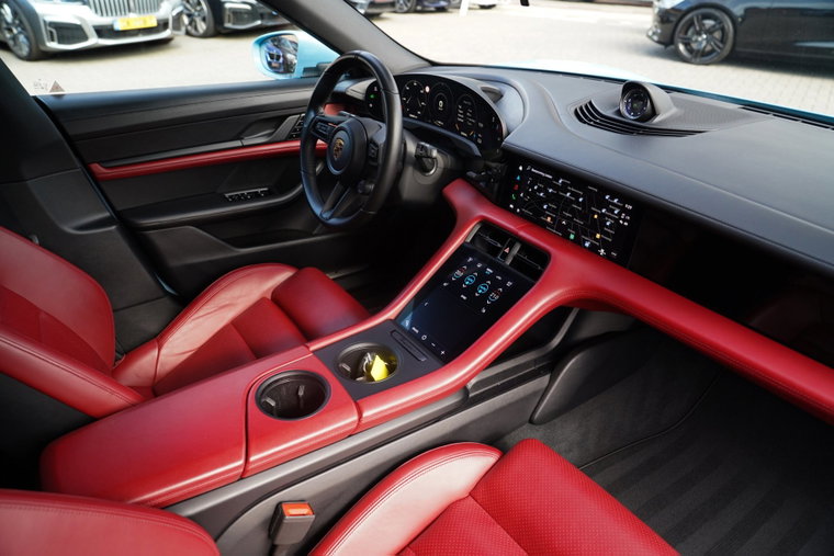 Vehicle Image 30
