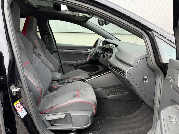 Vehicle Image 35