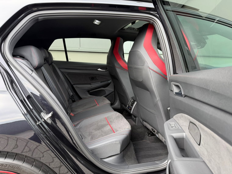 Vehicle Image 36