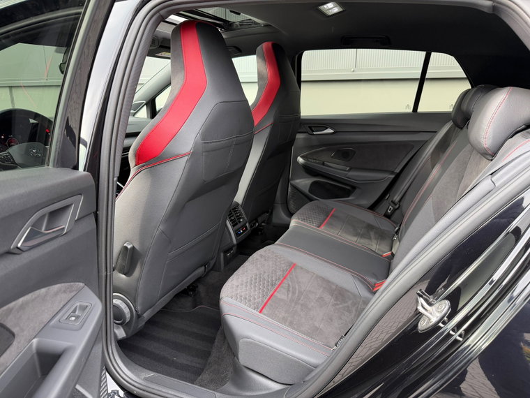 Vehicle Image 37