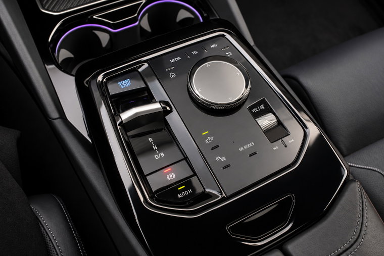 Vehicle Image 23