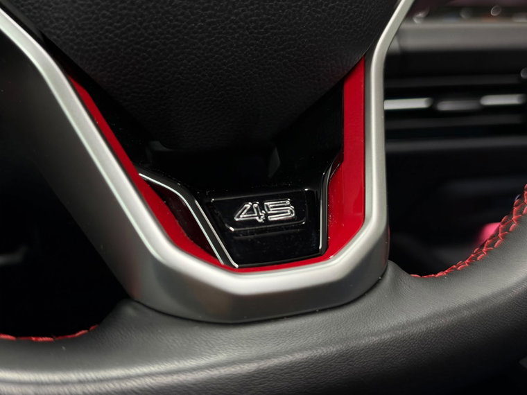 Vehicle Image 25