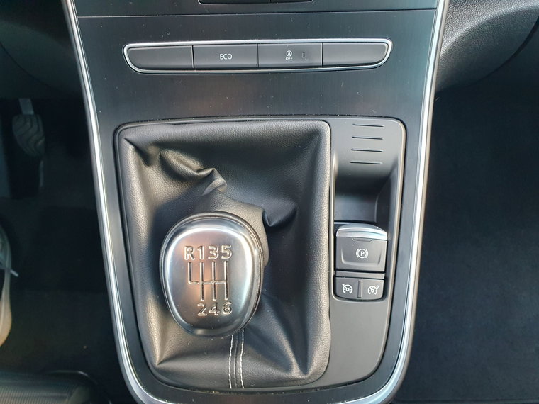 Vehicle Image 38