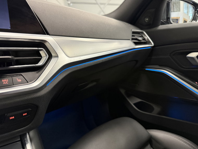 Vehicle Image 38
