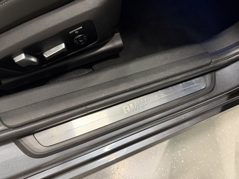 Vehicle Image 45