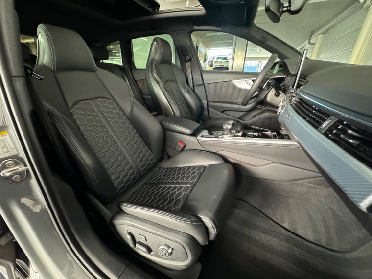 Vehicle Image 37