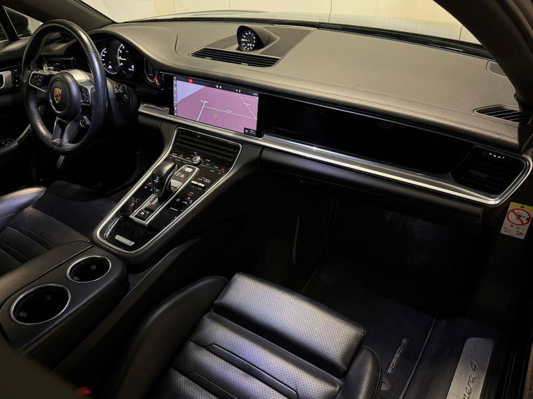 Vehicle Image 23