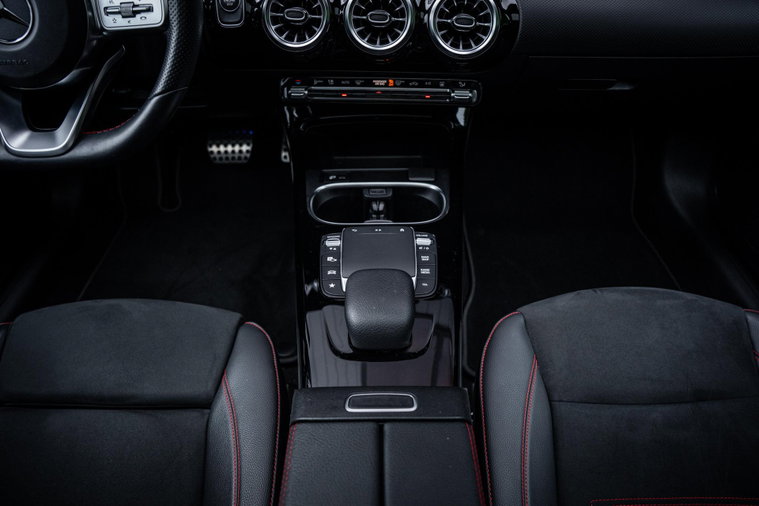 Vehicle Image 21