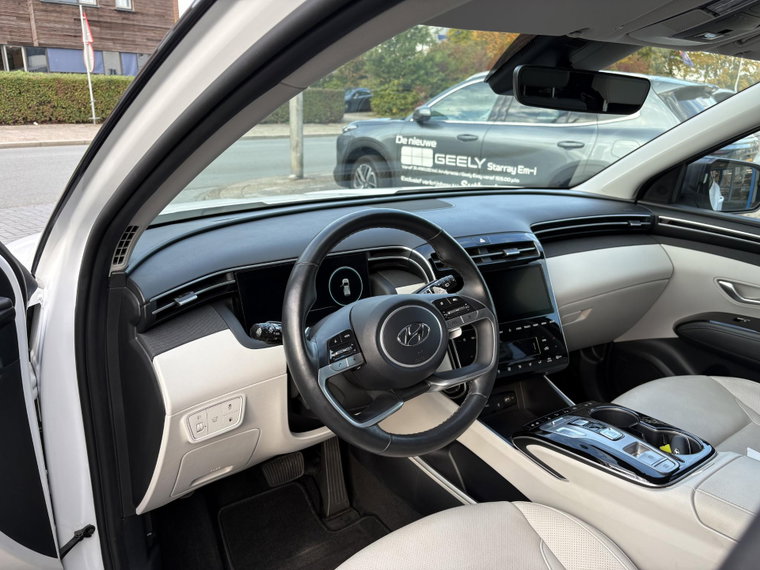 Vehicle Image 23