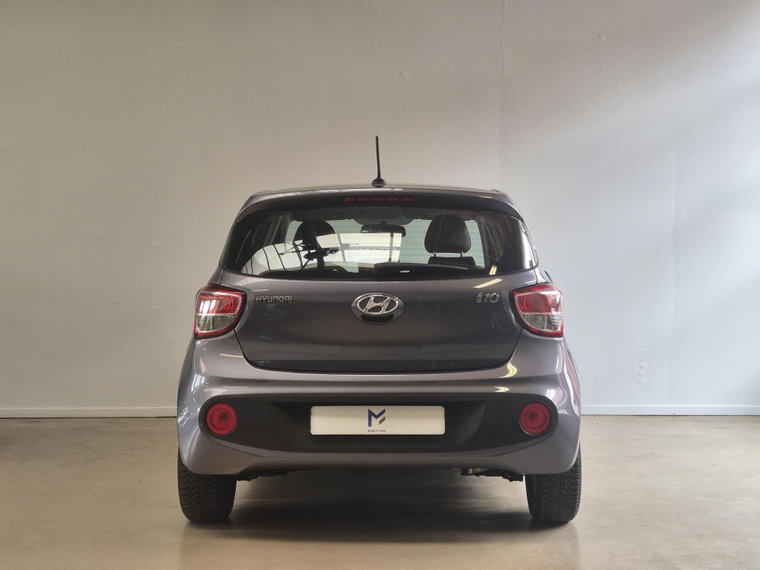 Vehicle Image 13