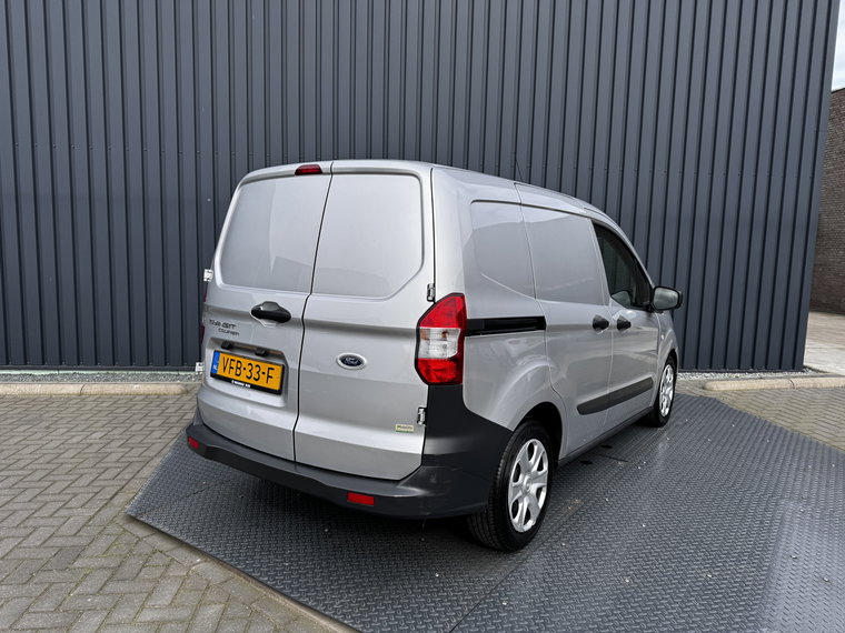 Vehicle Image 26