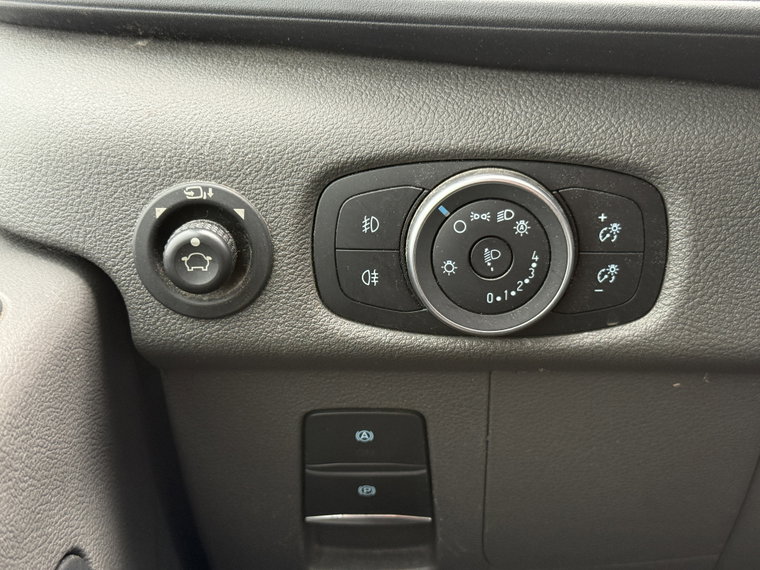 Vehicle Image 28