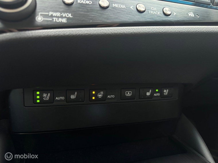 Vehicle Image 24