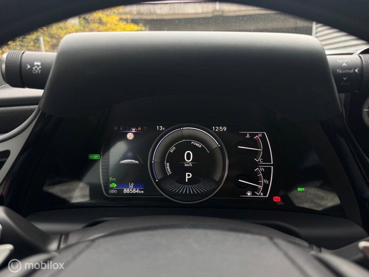 Vehicle Image 25
