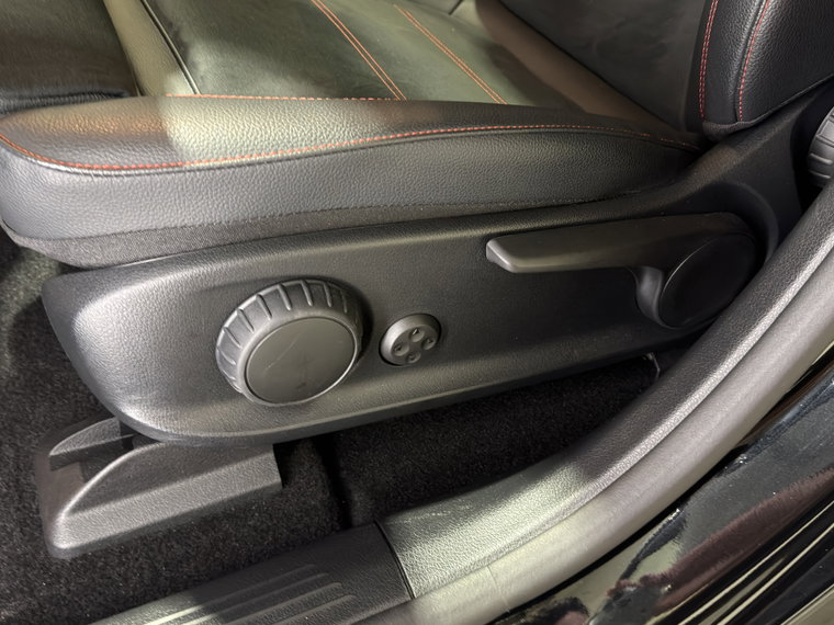 Vehicle Image 24