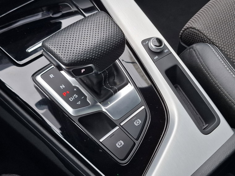 Vehicle Image 36