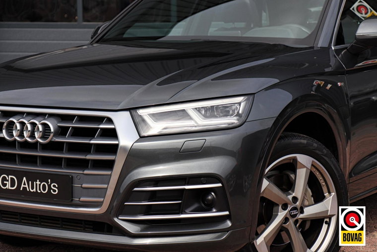 Vehicle Image 6
