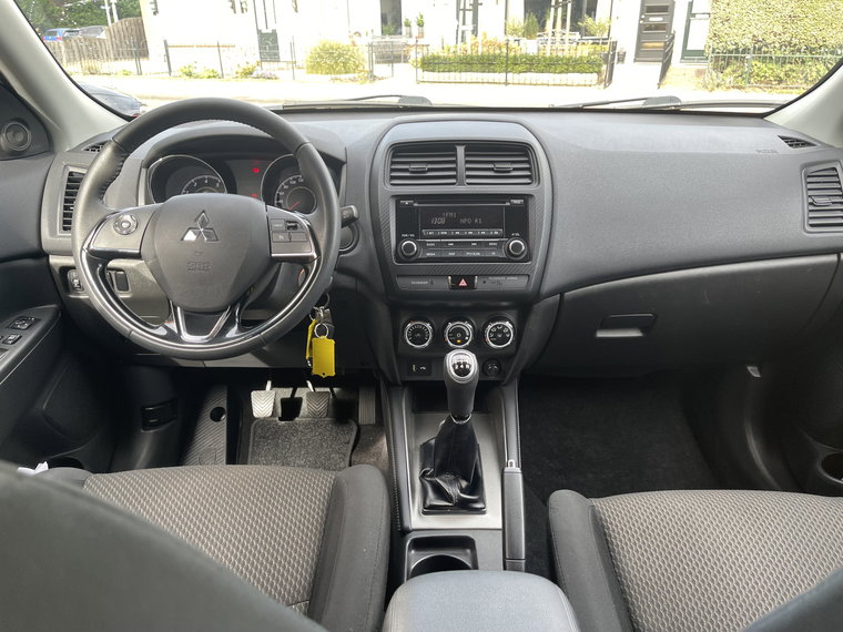Vehicle Image 21