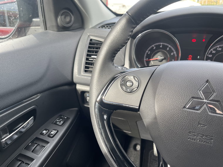 Vehicle Image 23