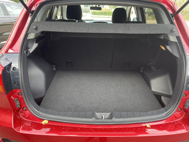 Vehicle Image 25