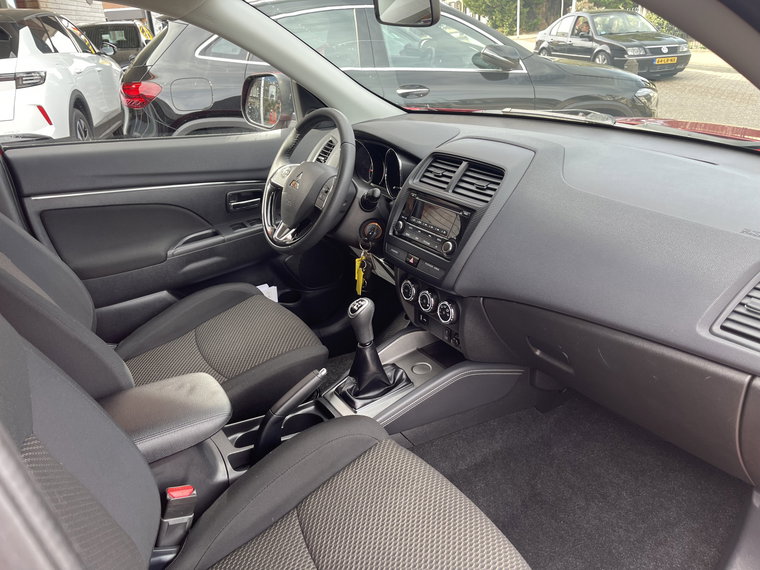Vehicle Image 28