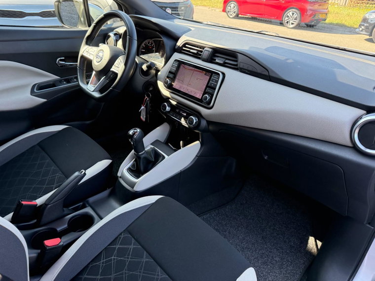 Vehicle Image 33