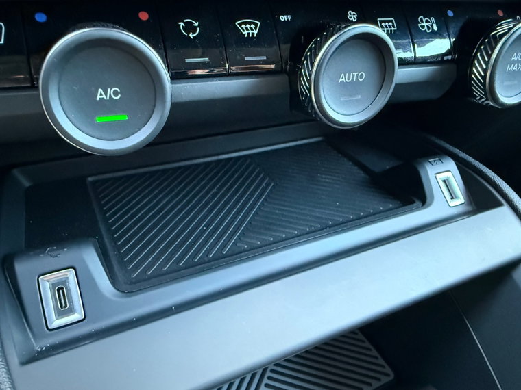 Vehicle Image 37