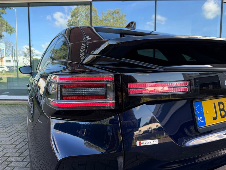 Vehicle Image 38