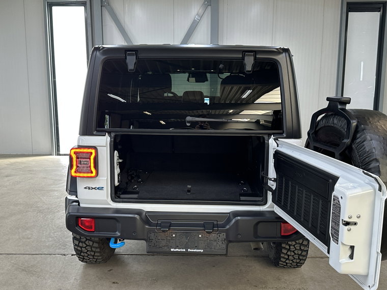 Vehicle Image 32