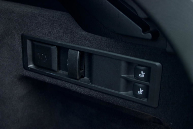 Vehicle Image 36