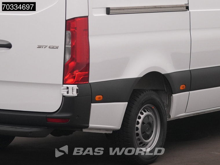 Vehicle Image 42