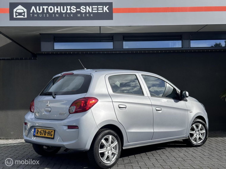 Vehicle Image 6