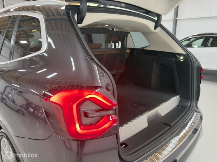 Vehicle Image 45