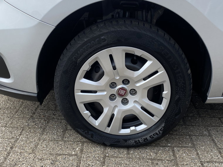 Vehicle Image 27