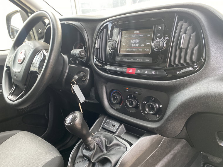 Vehicle Image 34