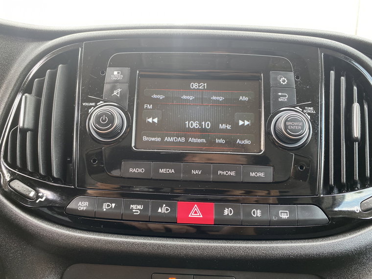 Vehicle Image 40