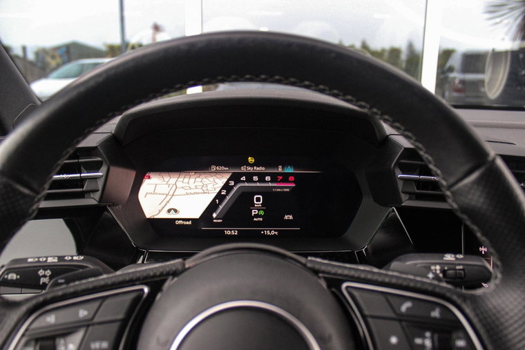 Vehicle Image 24