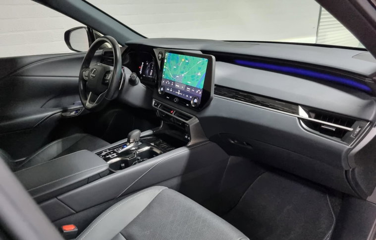 Vehicle Image 5
