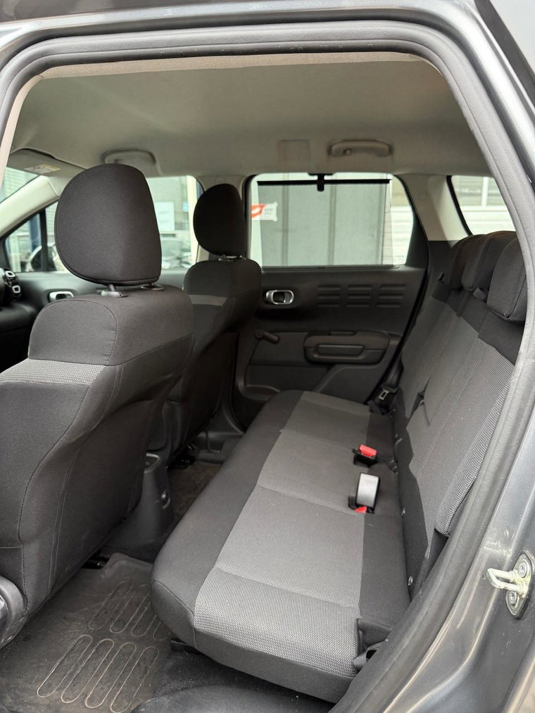 Vehicle Image 18