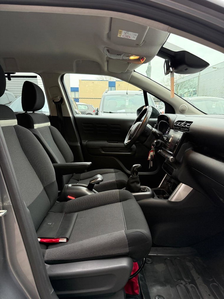Vehicle Image 31