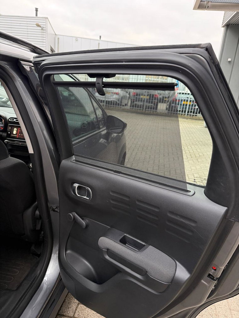 Vehicle Image 33