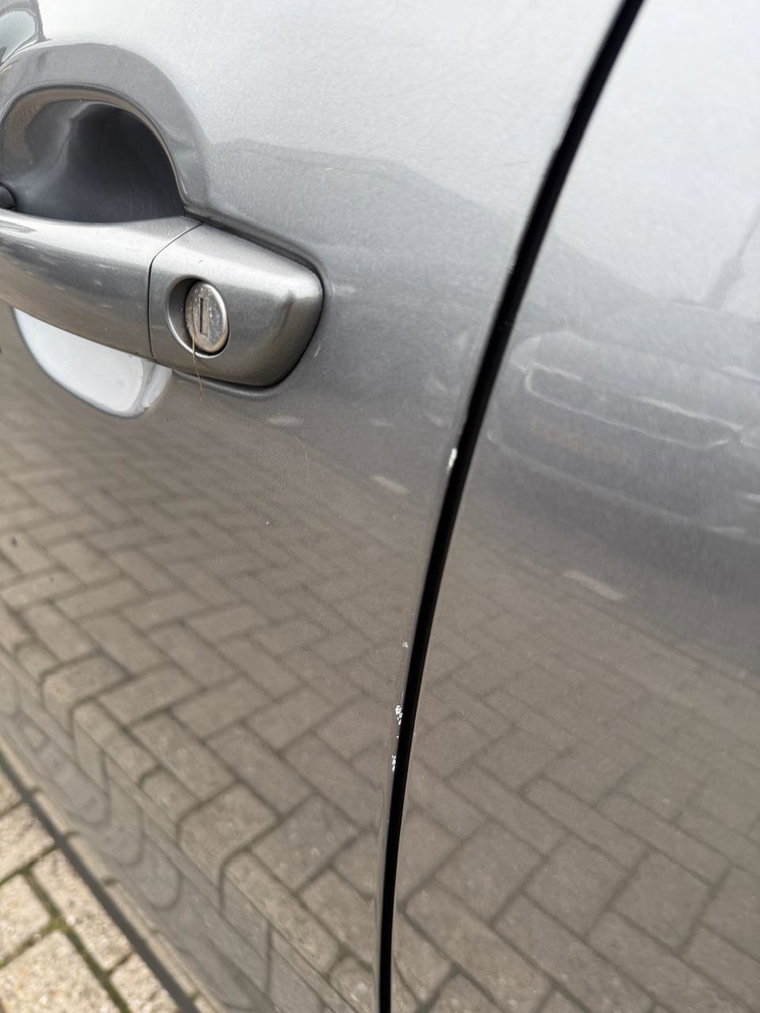 Vehicle Image 35