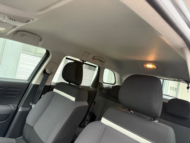Vehicle Image 39