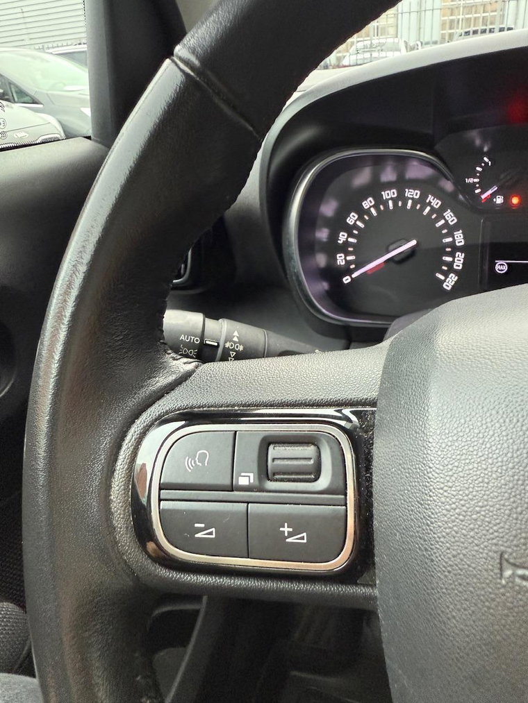 Vehicle Image 41