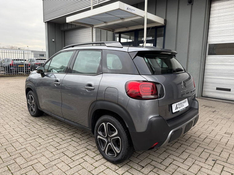 Vehicle Image 10
