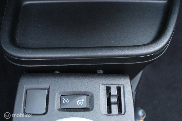 Vehicle Image 29