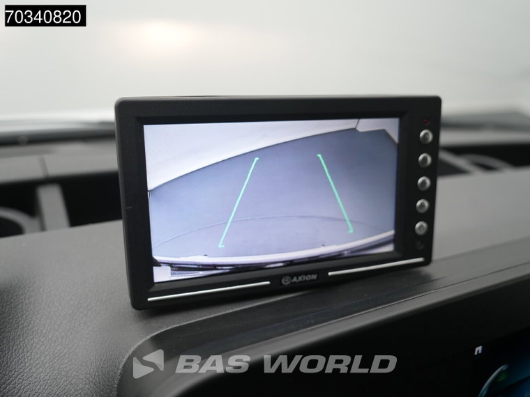 Vehicle Image 38
