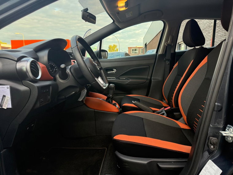 Vehicle Image 18